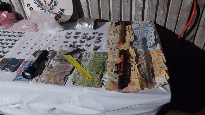 Incautaron droga, dinero y celulares en el interior de Corrientes: hay un detenido